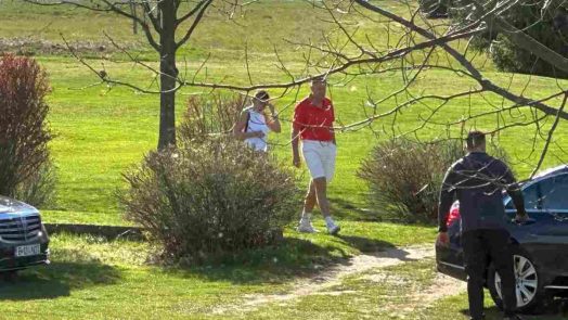 Iohannis la golf, nu poate schia